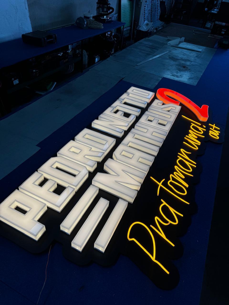 Letras Caixa Pedro Neto